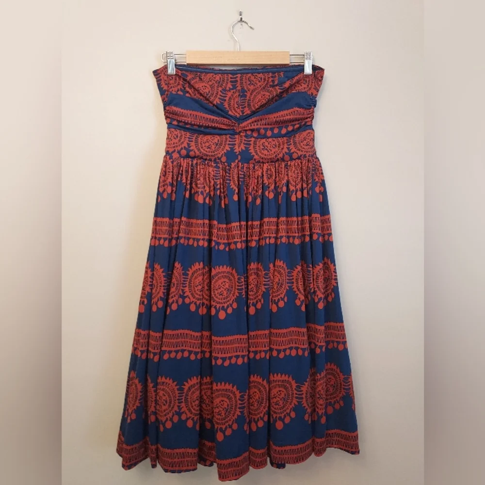 Anthropolgie Girls From Savoy Strapless Dress Size Small Medallion